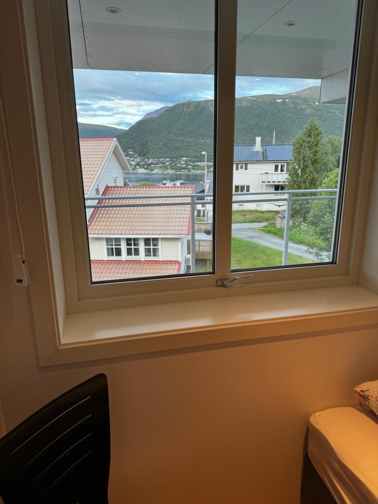 Sentral Leilighet Med Fantastisk Utsikt 트롬쇠 외부 사진