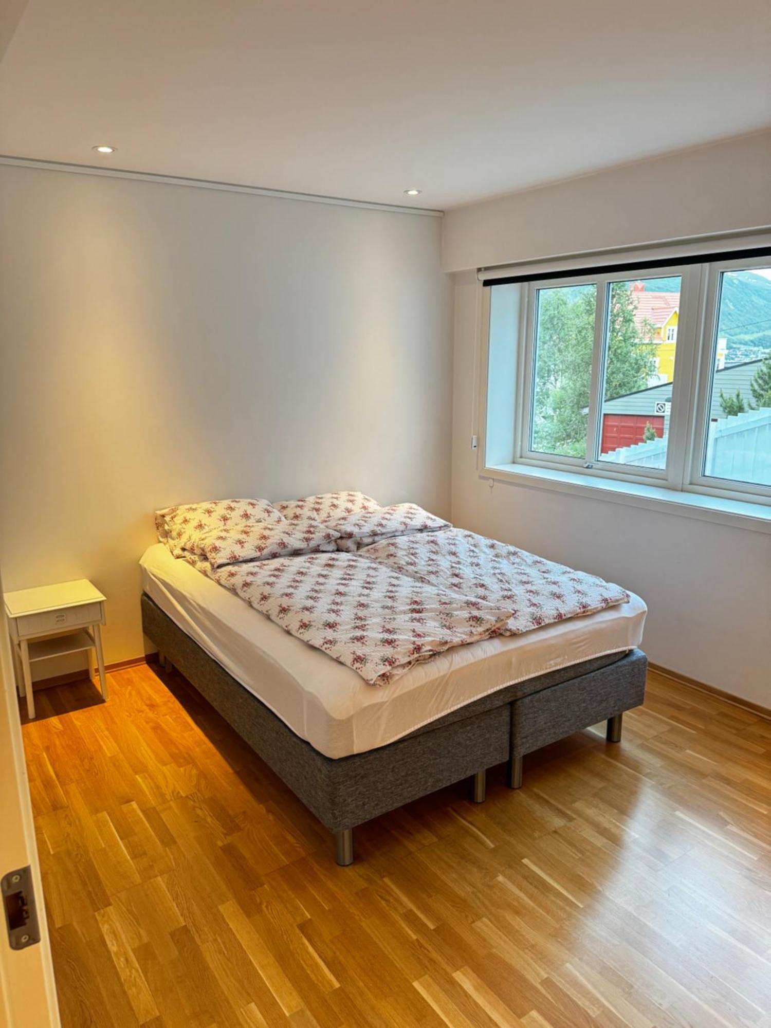Sentral Leilighet Med Fantastisk Utsikt 트롬쇠 외부 사진
